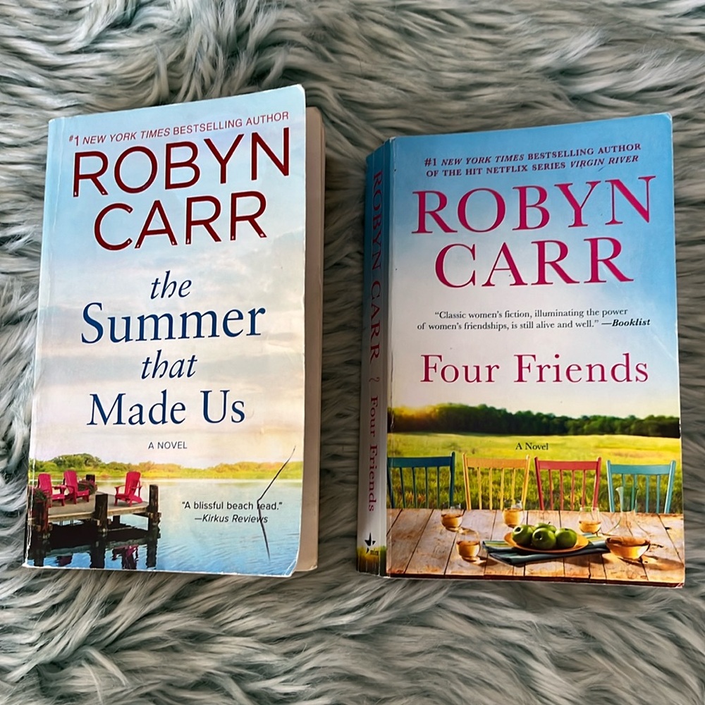 2 Novels to read on the beach by Robyn Carr.